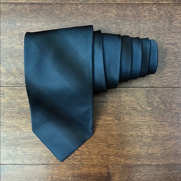 Gucci Other - Gucci Ombré Blue Silk Tie Striped on the Diagonal, Made in Italy